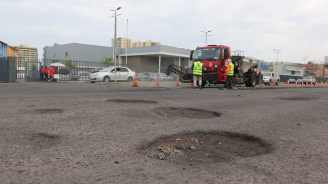 Millonaria inversión permitirá tapar hoyos de 12 calles en Iquique