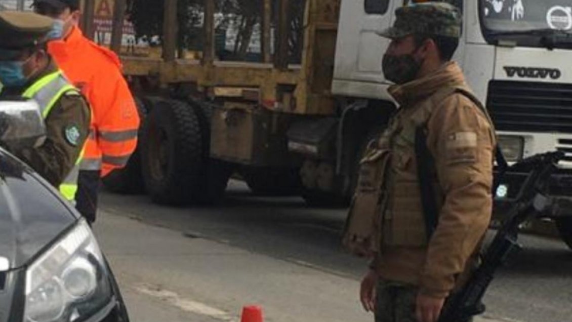 Adolescente intentó burlar control sanitario en maletero de auto en Linares