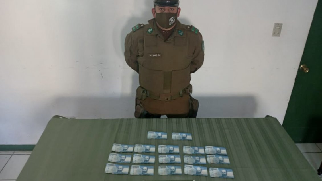 Conductor intentó sobornar a Carabineros con 170 mil pesos en Paredones