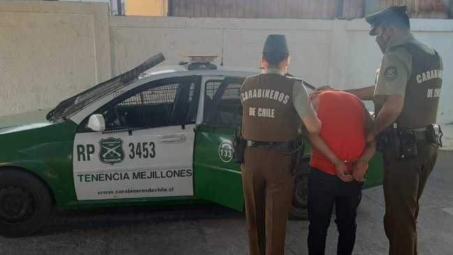 Sujeto fue detenido por porte de arma y daños en Mejillones