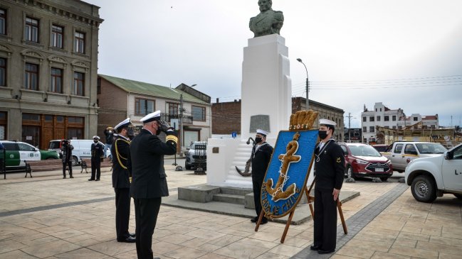 Breve ceremonia conmemoró aniversario 177 de la toma de posesión del Estrecho de Magallanes
