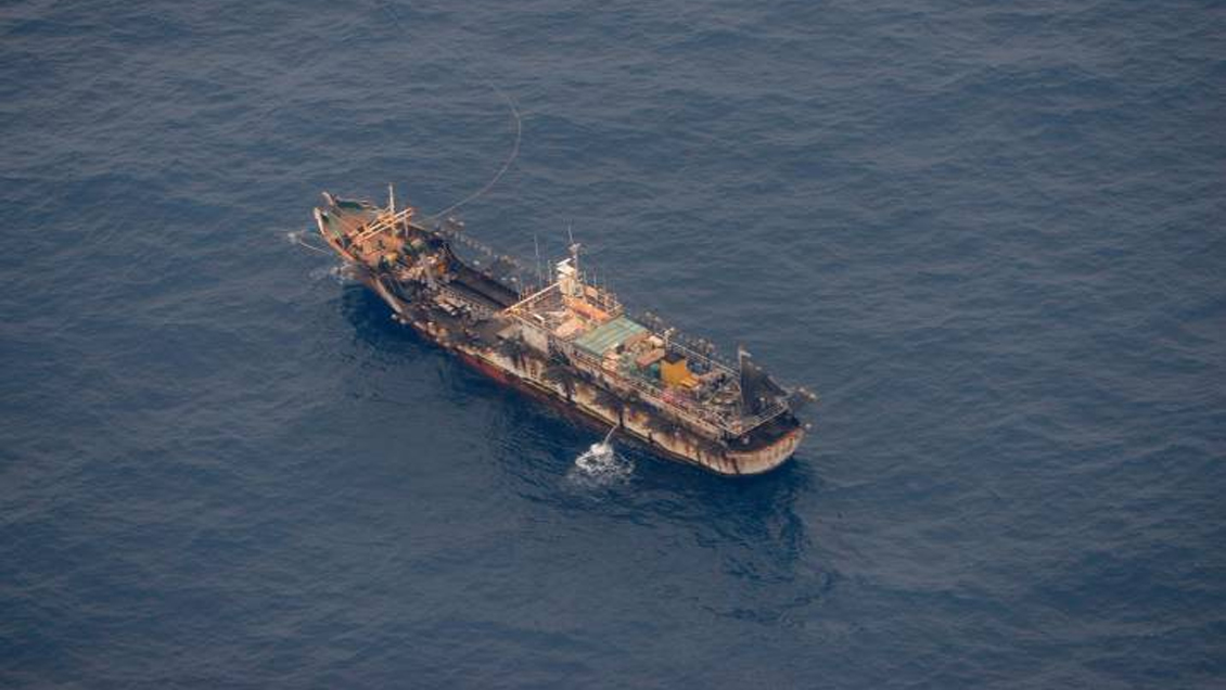 Perú vigila flota de 400 pesqueros frente a sus aguas territoriales: 