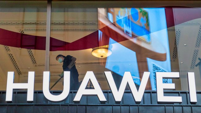 Huawei reconoce que lucha por sobrevivir ante la 