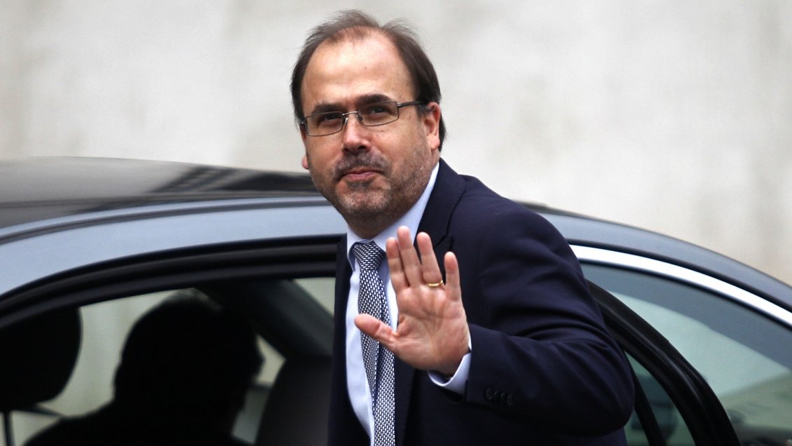 Undurraga: Sería impresentable que se elijan candidatos presidenciales entre cuatro paredes