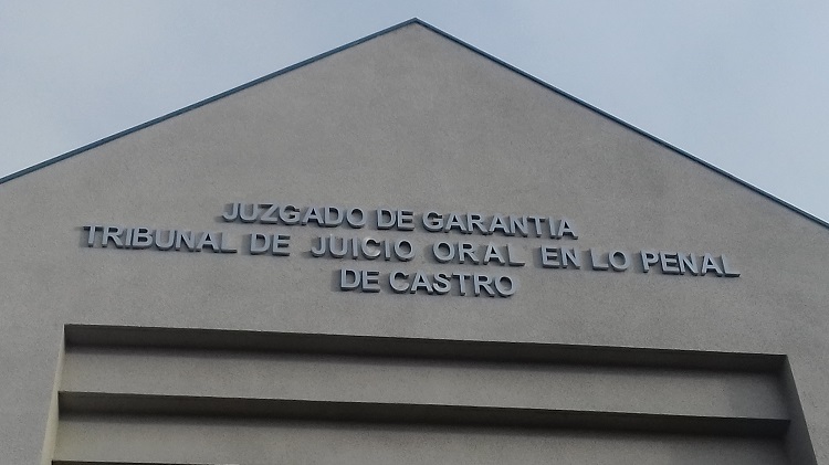 Condenan a una mujer por la muerte de una joven en Castro