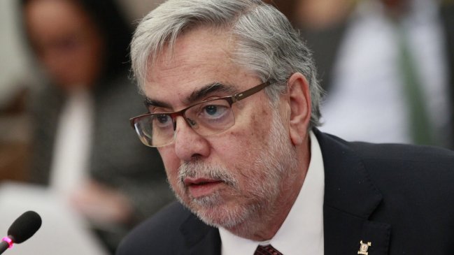 Rector Zolezzi: El camino correcto es no volver a las aulas en los colegios