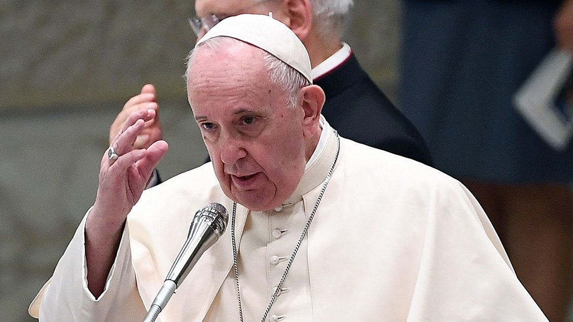 Papa pide regenerar la sociedad y no volver 