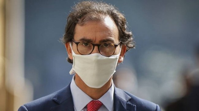 Ministro: Si las comunidades desean clases, ¿vamos a cerrarles la puerta porque lo pide el señor Aguilar?