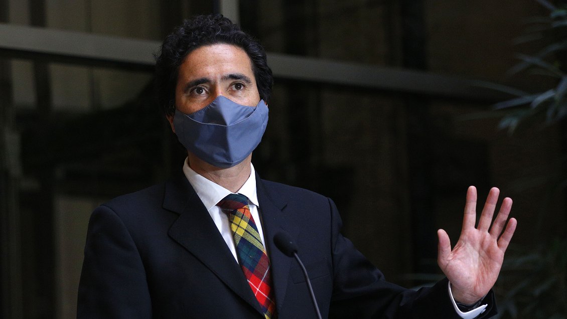 Gobierno mejora la proyección económica de Chile para este año