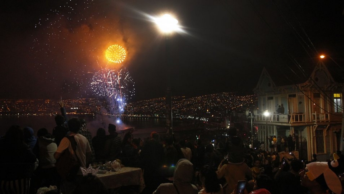 Alcaldes evalúan autorizar show pirotécnico de Año Nuevo en Valparaíso