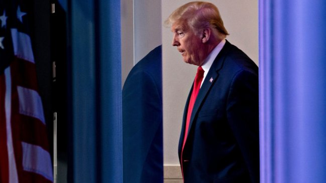 Trump entra en cuarentena tras el positivo por Covid de una asesora