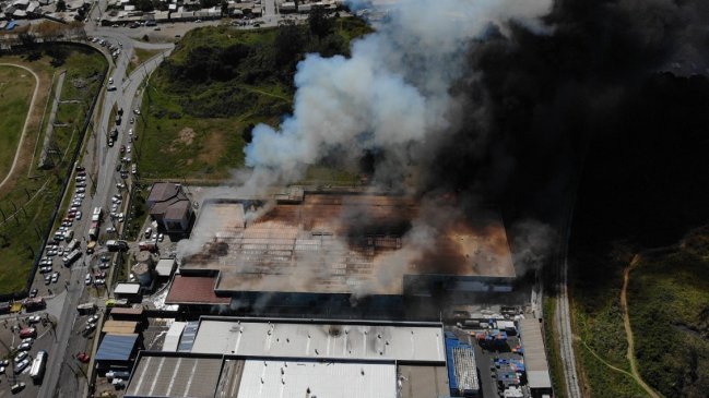 Bomberos extinguió incendio de pesquera en Talcahuano después de 55 horas de trabajo