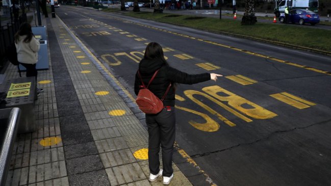 Micrero fue al baño y le robaron la máquina con pasajeros adentro