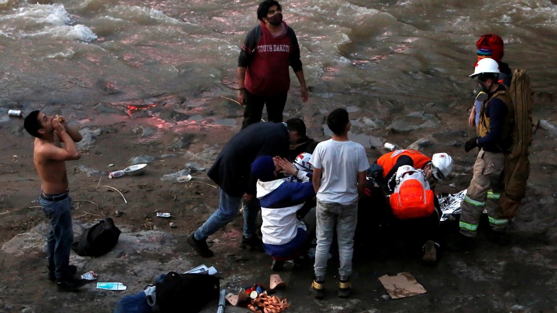 Parte médico: Menor empujado al Río Mapocho evoluciona favorablemente