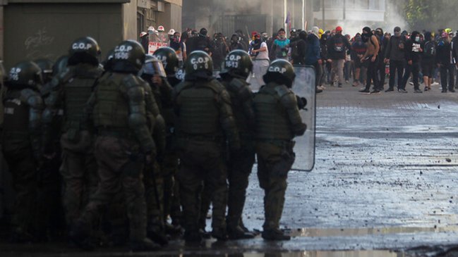 Carabineros dice que envió a Fiscalía nuevas imágenes de violencia cometida por el menor empujado al Mapocho