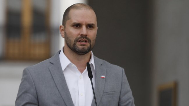 Acusación a Pérez: Bellolio dice que oposición quiere 