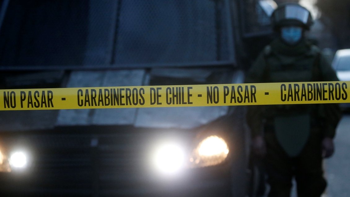 Manifestantes levantaron barricadas y atacaron comisaría en Puente Alto