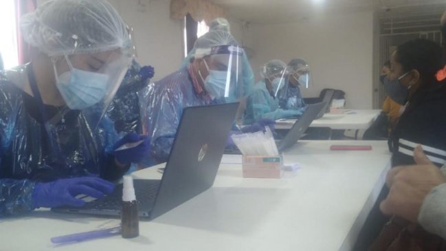 Realizan 220 exámenes PCR a locatarios de la Feria Juan Pablo II de Antofagasta