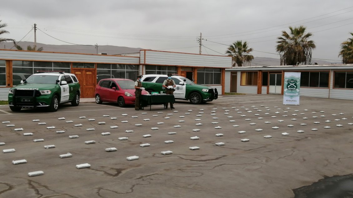 Denuncia ciudadana permitió decomiso de 80 kilos de marihuana prensada en Arica