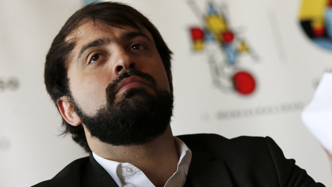 Sharp ratifica que irá a la reelección pese a informe de Contraloría: 