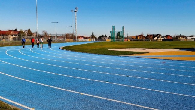 Estadio atlético de Chillán inició su apertura gradual