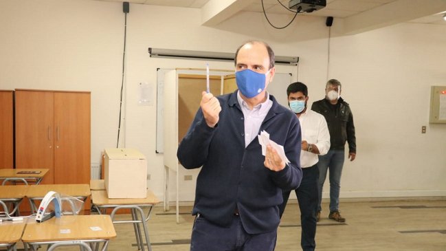 Ministro Monckeberg descarta problemas en RN: Relaciones internas están 