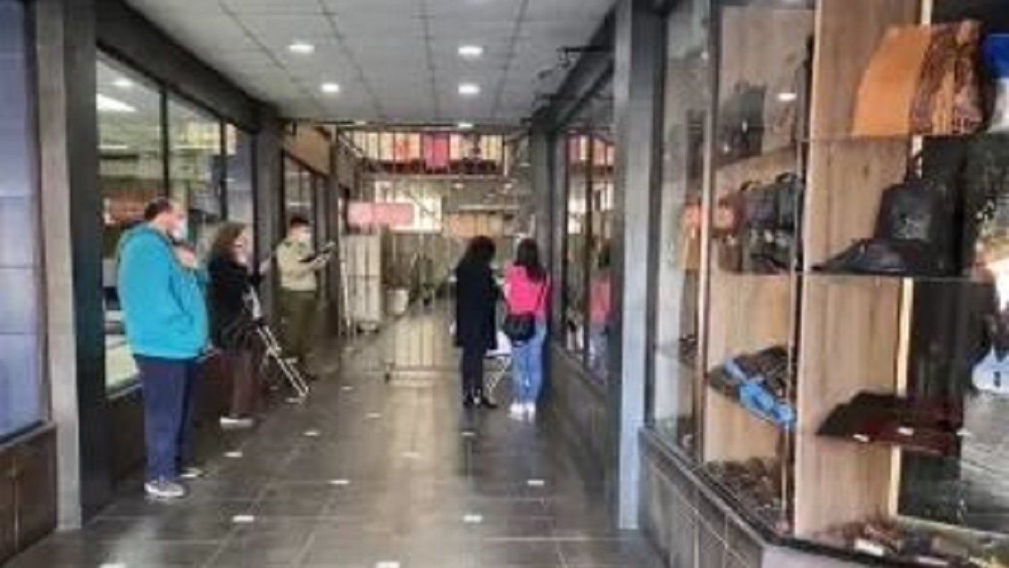 Delincuentes desvalijaron siete locales en galería comercial de Talca