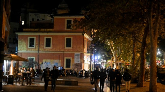 Italia cerrará las zonas más concurridas de sus ciudades para frenar al virus