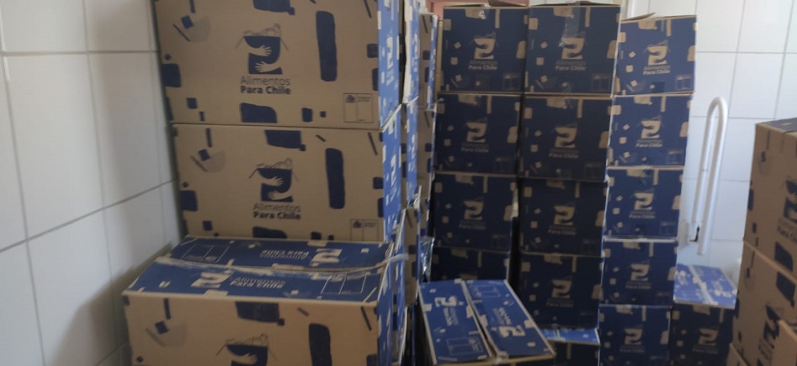 Intendencia pide explicaciones por denuncia de cajas de alimentos apiladas en Molina