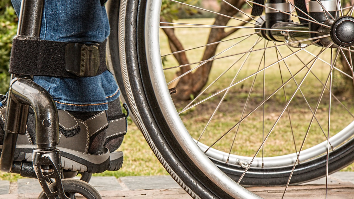 Indignante: Mujer llevó cadáver de anciano a banco para cobrar pensión
