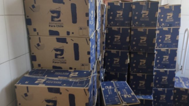 Intendencia pide explicaciones por denuncia de cajas de alimentos apiladas en Molina