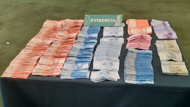Delincuentes fueron detenidos cuando arrancaban con 18 millones en billetes tras un saqueo