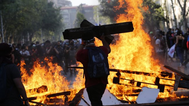 Cabo de la Armada detenido en incidentes del 18-O quedó con firma cada dos meses