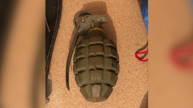 Carabineros halló granada de mano en la pieza de un delincuente y arrestó a su mamá