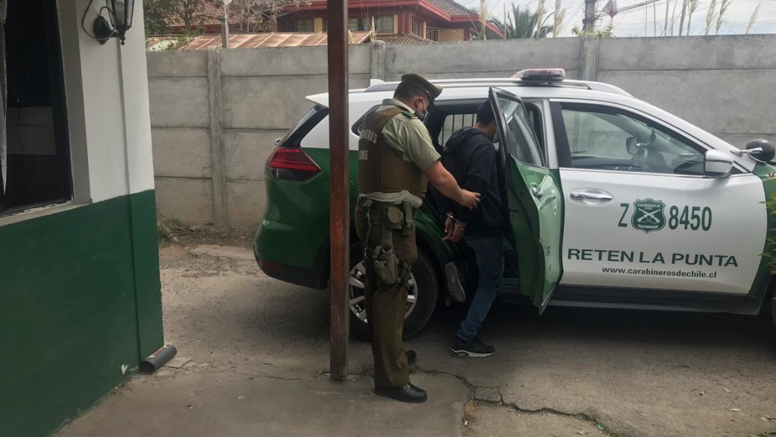 Detienen a sujetos acusados de cometer robo a camión repartidor de cigarros en Codegua