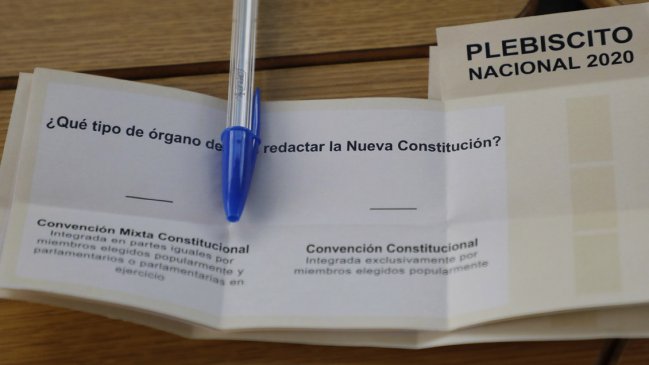Experto y una nueva Constitución: Lo primero es pensar que debe dar espacio a todos los chilenos