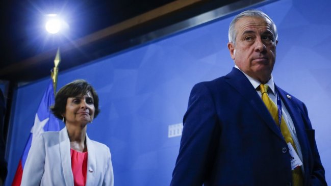 Tribunal rechazó reposición de la defensa de Mañalich y Daza a la entrega de correos