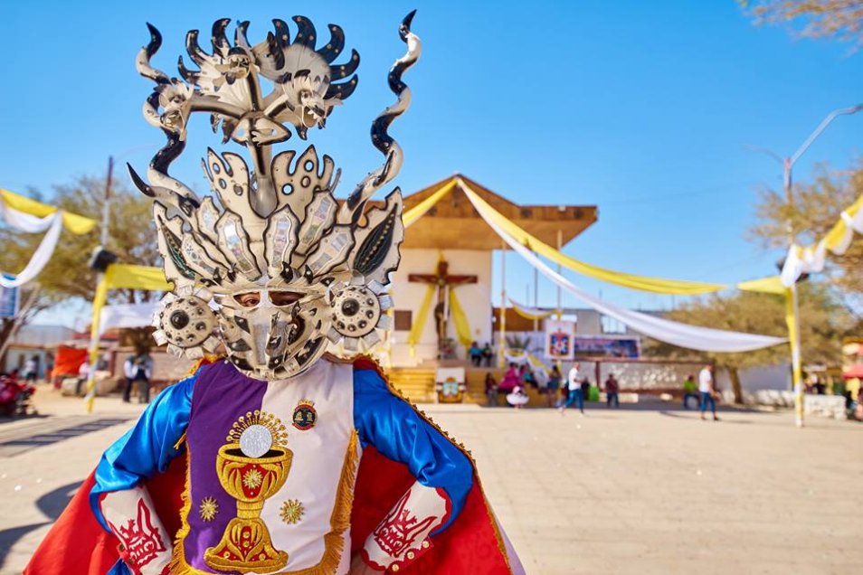 Alcalde de Pozo Almonte recorre locales de votación