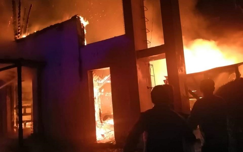Incendio destruyó histórica capilla San Lorenzo de Cabildo durante la madrugada