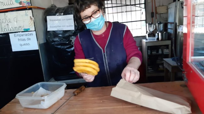 Comerciante talquina vendió más de 300 sopaipillas y empanadas el día del Plebiscito