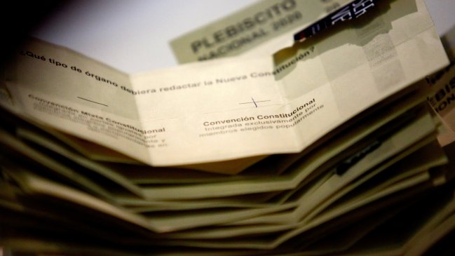 Con amplia ventaja: Chile tendrá nueva Constitución a través de una Convención Constitucional