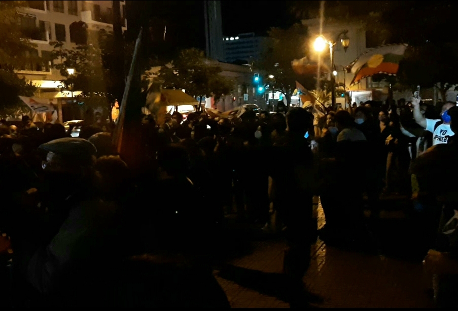 Sin detenidos finalizó masivo festejo por triunfo del Apruebo en Talca