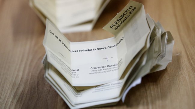 Concejal imputado por fotografiar voto durante Plebiscito quedó sin medidas cautelares