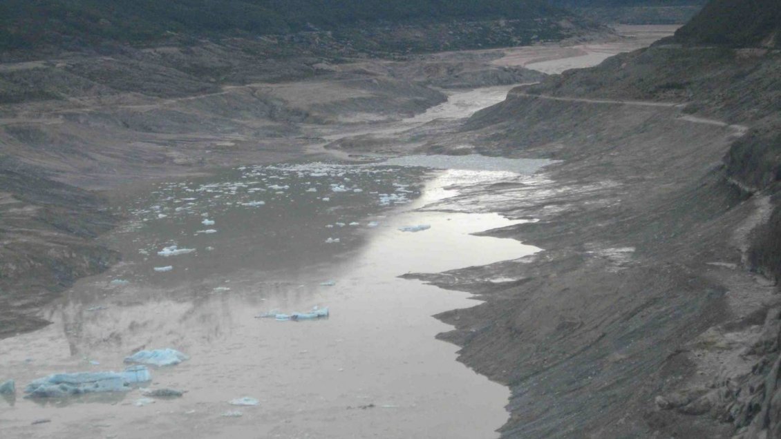 Aysén: Alerta preventiva por eventual vaciamiento de lago Cachet II