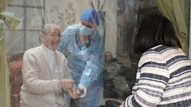 Residencias de adultos mayores implementan módulos para “visitas seguras” en Ñuble
