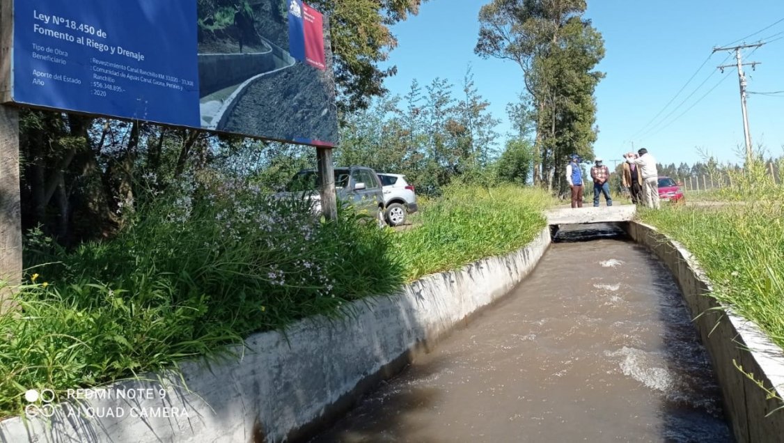 Comunidad de aguas de San Carlos reviste tres kilómetros de canales de riego