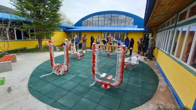 Finalizan trabajos de conservación de escuela de Puerto Guadal