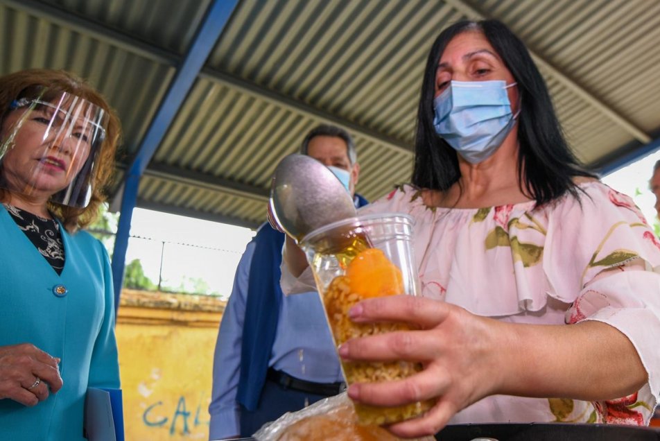 Locales de “mote con huesillos” reabrieron con formato delivery en Chillán