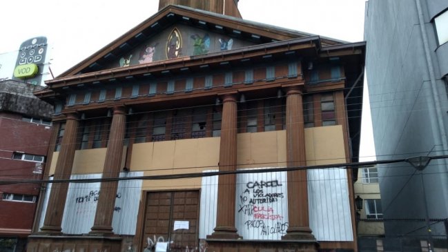 Siete años para autor del incendio frustrado en la Catedral de Puerto Montt durante crisis social
