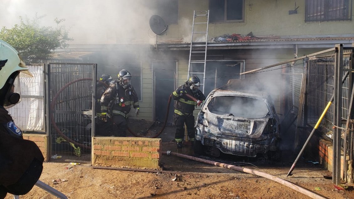 Investigan vínculo de homicidio y posteriores incendios en cerro de Talcahuano